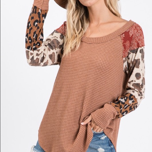 Mix Match Sleeve Waffle Patterned Knit Top - Picture 7 of 8
